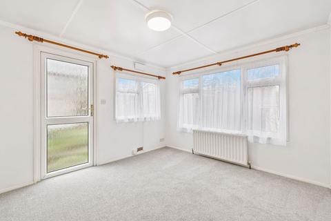 1 bedroom mobile home for sale, Ashurst Drive, Tadworth KT20