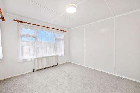 1 bedroom mobile home for sale, Ashurst Drive, Tadworth KT20