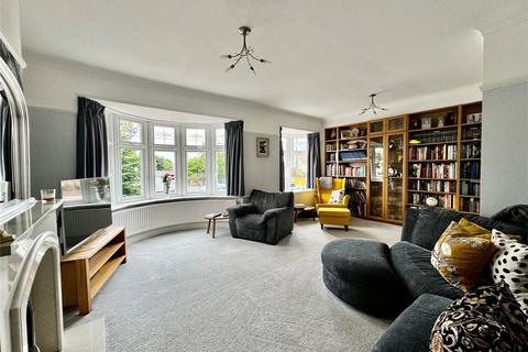 4 bedroom semi-detached house for sale, Bellegrove Road, Welling, Kent, DA16