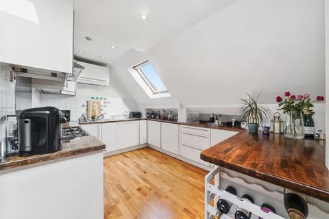 2 bedroom flat for sale, Dartmouth Road, London, NW2