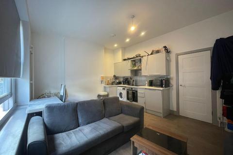 3 bedroom maisonette to rent, Goldstone Street, Hove BN3