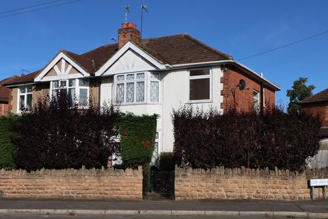 3 bedroom semi-detached house for sale, Holmfield Avenue, Loughborough, LE11