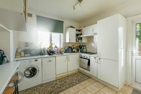 2 bedroom ground floor flat for sale, West End Court, Pinner HA5