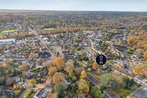 6 Furzebank, Ascot, SL5 7BP