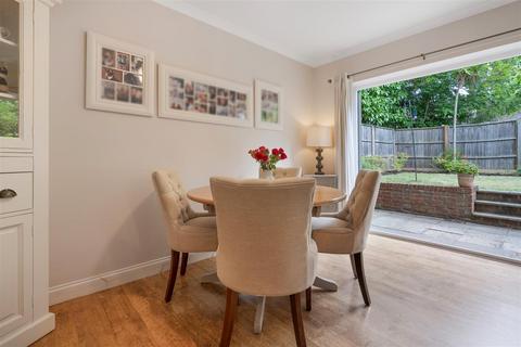 6 Furzebank, Ascot, SL5 7BP