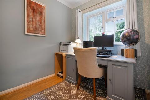 6 Furzebank, Ascot, SL5 7BP