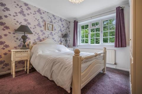 6 Furzebank, Ascot, SL5 7BP