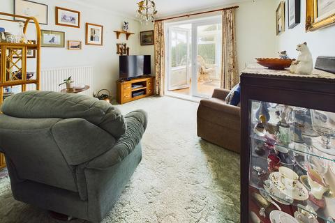 18 Oak Close, Ottery St Mary, EX11 1BB