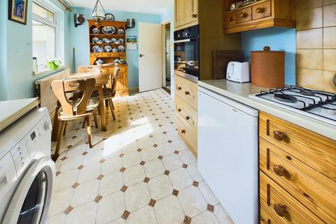 18 Oak Close, Ottery St Mary, EX11 1BB