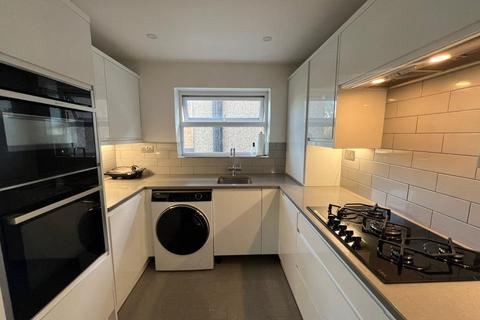 3 bedroom maisonette for sale, Watford,  Hertfordshire,  WD25