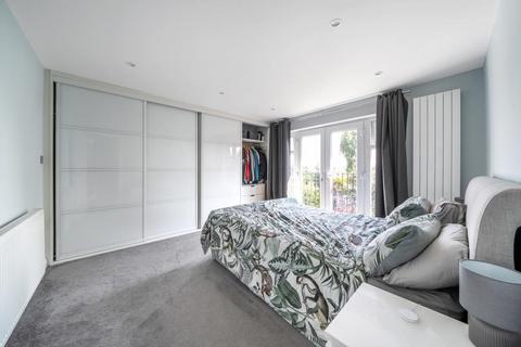 3 bedroom maisonette for sale, Watford,  Hertfordshire,  WD25