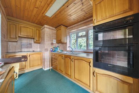 3 bedroom detached bungalow for sale, Newbury,  Berkshire,  RG20