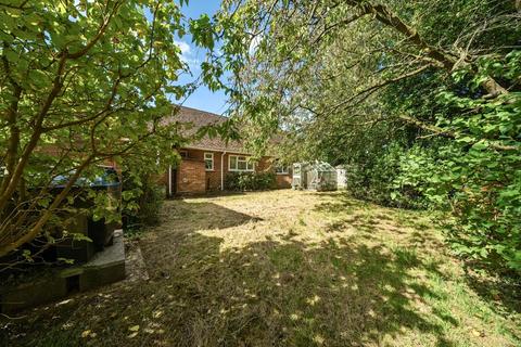 3 bedroom detached bungalow for sale, Newbury,  Berkshire,  RG20