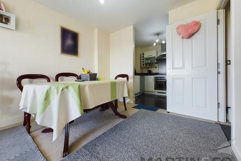 2 bedroom flat for sale, Admirals House, Gisors Road