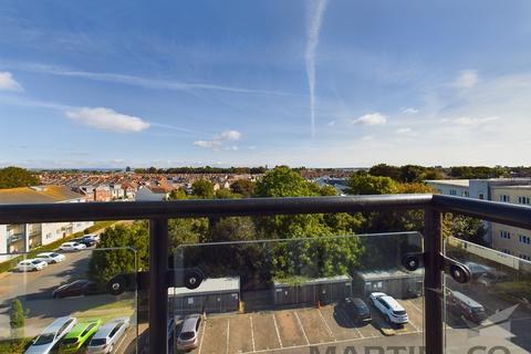 2 bedroom flat for sale, Admirals House, Gisors Road