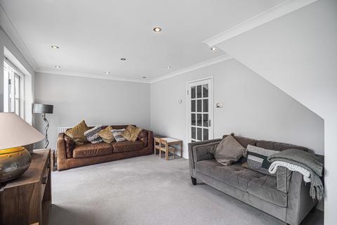 22 Basil Gardens, Croydon, CR0 8XE