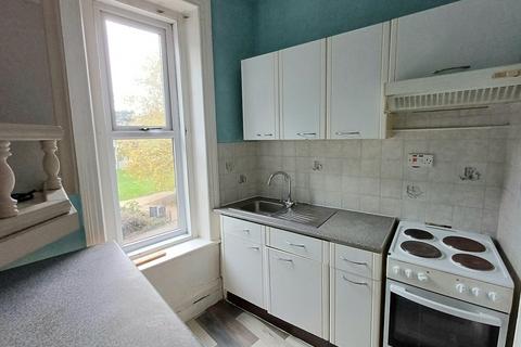 Studio to rent, The Crescent, Bournemouth