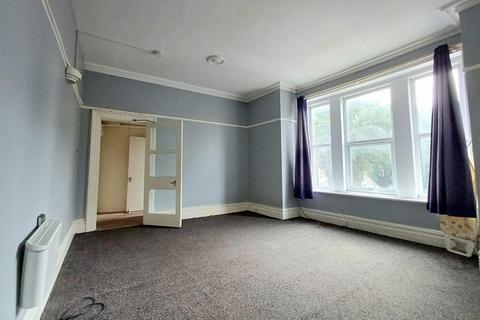 Studio to rent, The Crescent, Bournemouth