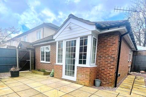 2 bedroom detached bungalow to rent, Palmerston Mews, Bournemouth