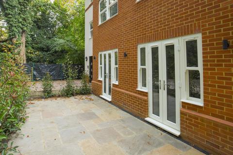 2 bedroom apartment for sale, Ashley Road, Epsom KT18