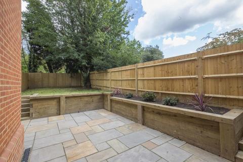 2 bedroom apartment for sale, Ashley Road, Epsom KT18