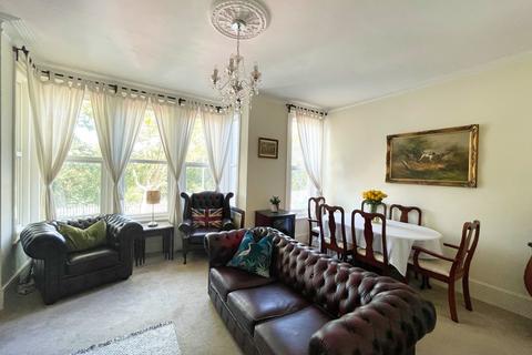 2 bedroom flat for sale, Cambridge Road, Southend SS1