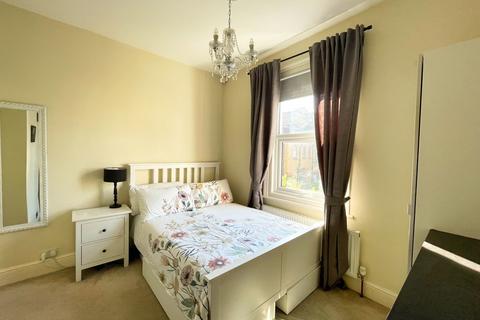 2 bedroom flat for sale, Cambridge Road, Southend SS1