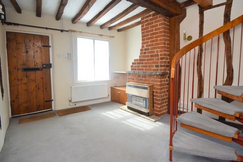 1 bedroom terraced house to rent, George Street, Hadleigh