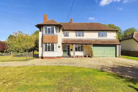 4 bedroom detached house for sale, The Lane, Chinnor - COUNTRY VIEWS