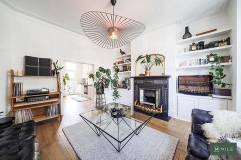 2 bedroom ground floor flat for sale, Lushington Road, London NW10