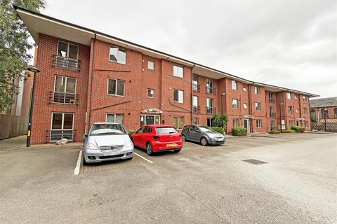 2 bedroom flat to rent, Gamble Street, Nottingham NG7