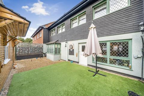 7 bedroom terraced house for sale, Credon Road, London, SE16