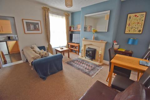 2 bedroom apartment to rent, Bond Street, Cromer