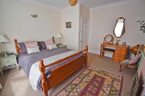 2 bedroom apartment to rent, Bond Street, Cromer