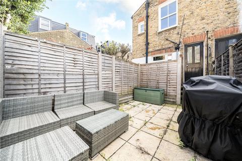 2 bedroom maisonette to rent, Glasford Street, London SW17