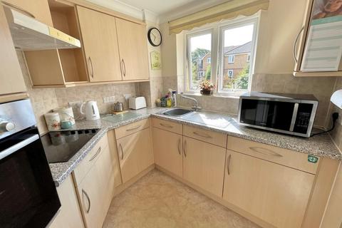 2 bedroom apartment for sale, Worthing Road, East Preston