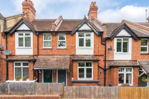 3 bedroom terraced house for sale, Station Road, Dorking