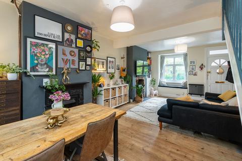 3 bedroom terraced house for sale, Station Road, Dorking