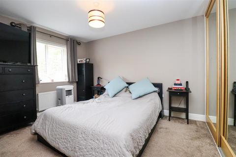 44 Grant Drive, Church Crookham, Fleet, GU52 8AL