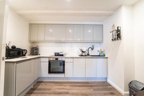 2 bedroom maisonette for sale, Willow Tree Lane, Hayes