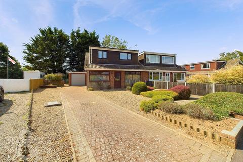 4 bedroom chalet for sale, Oaklands Close, Halvergate, Norwich