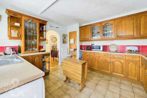 4 bedroom chalet for sale, Oaklands Close, Halvergate, Norwich