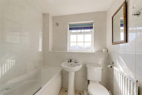 Flat 3, Waters Edge Anchor Close, Shoreham-by-sea, BN43 5BZ