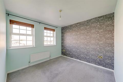 Flat 3, Waters Edge Anchor Close, Shoreham-by-sea, BN43 5BZ