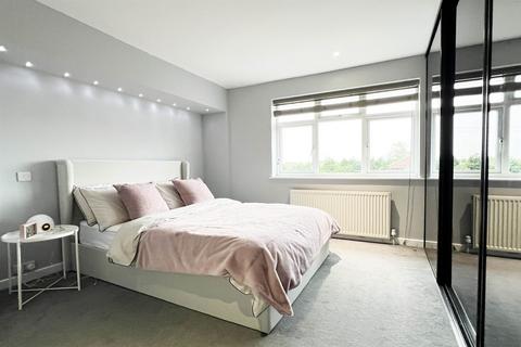 28 Marlowe Drive, Hereford, HR4 0JL