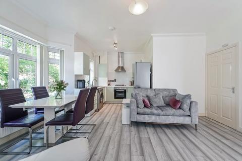 2 bedroom flat for sale, Hill Lane, Southampton SO15