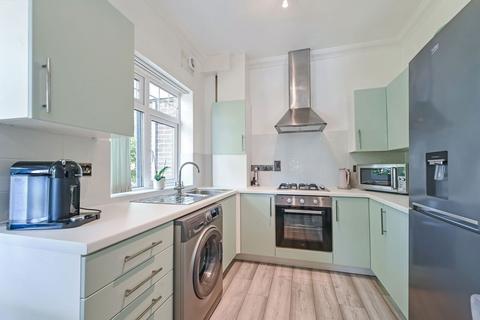 2 bedroom flat for sale, Hill Lane, Southampton SO15