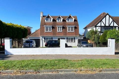 6 bedroom detached house to rent, Ruden Way, Epsom, Surrey, KT17