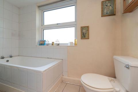 16 Colvin Road, Thornton Heath, CR7 6AB