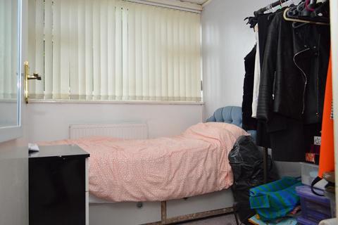 3 Ammon Wrigley Close, Oldham, OL1 3EB